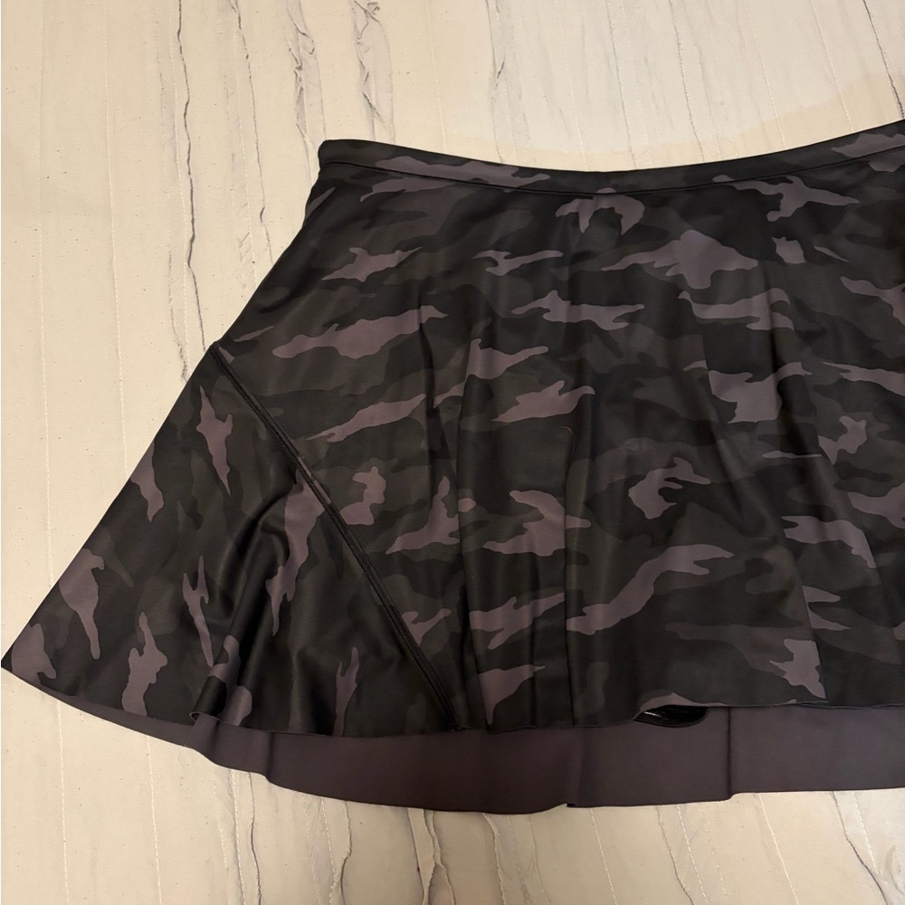 Athleta Match Point Printed Skort | Size XL - Picture 2 of 7